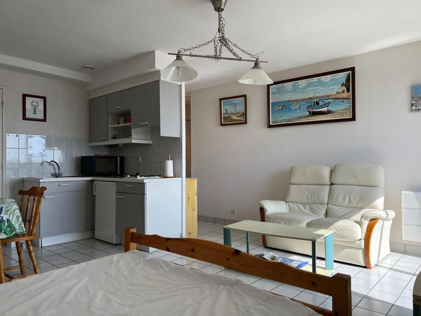 509 - Grand Studio A Erquy Au Dernier Etage, En Bordure De La Plage Du Centre, Face Au Port De Peche Франция